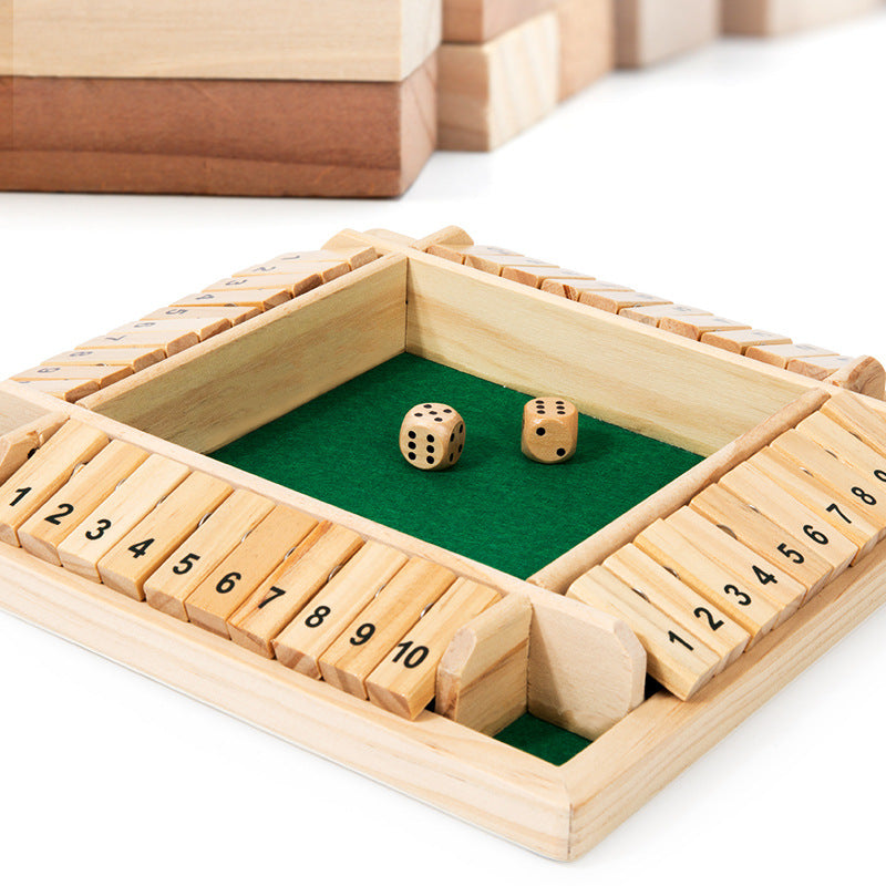 A green card-flipping toy, an interactive and educational toy for parties, a casual game prop for board game cards with four-sided numbers